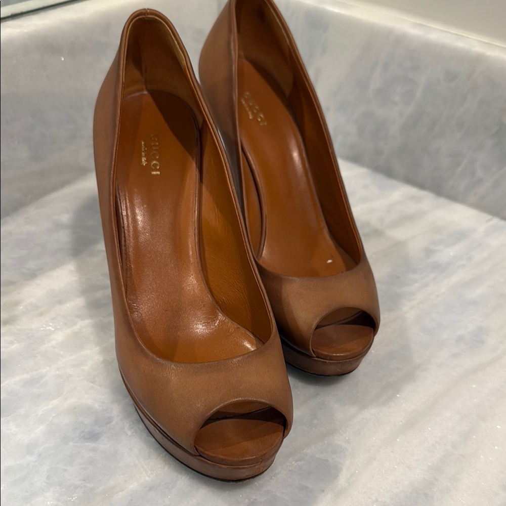 Gucci Brown Leather Peep toe Heels